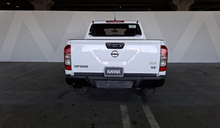 Nissan Np300 2.5 DOBLE CABINA SE AC PAQ SEG Pickup 2020