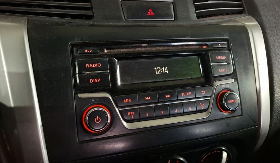 Nissan Np300 2.5 DOBLE CABINA SE AC PAQ SEG Pickup 2020