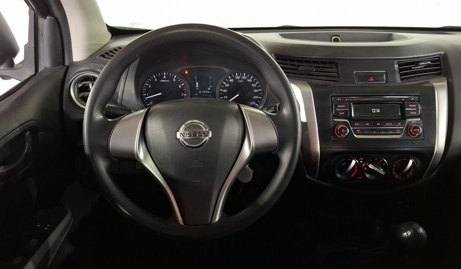 Nissan Np300 2.5 DOBLE CABINA SE AC PAQ SEG Pickup 2020
