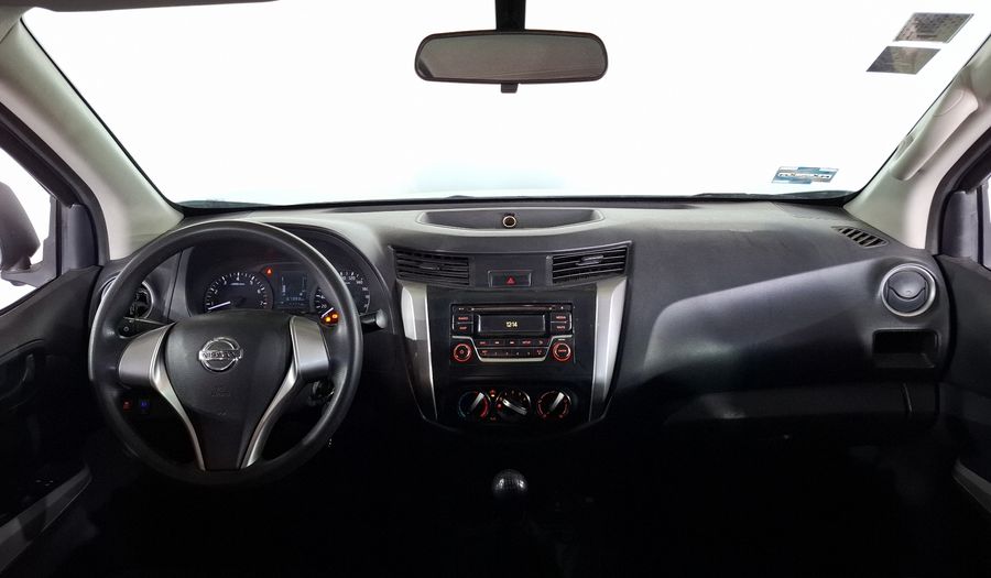 Nissan Np300 2.5 DOBLE CABINA SE AC PAQ SEG Pickup 2020
