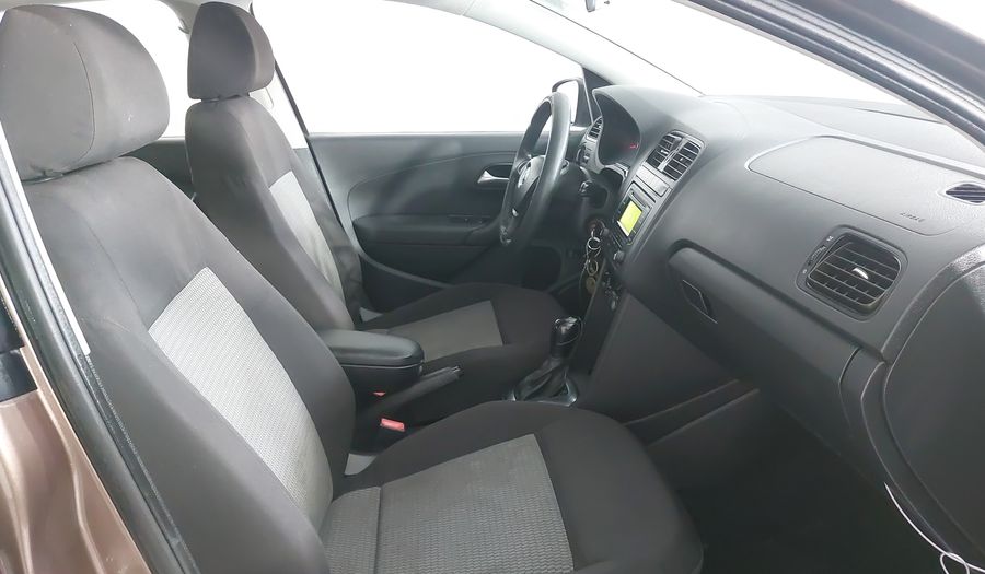 Volkswagen Vento 1.6 ACTIVE TIPTRONIC Sedan 2015