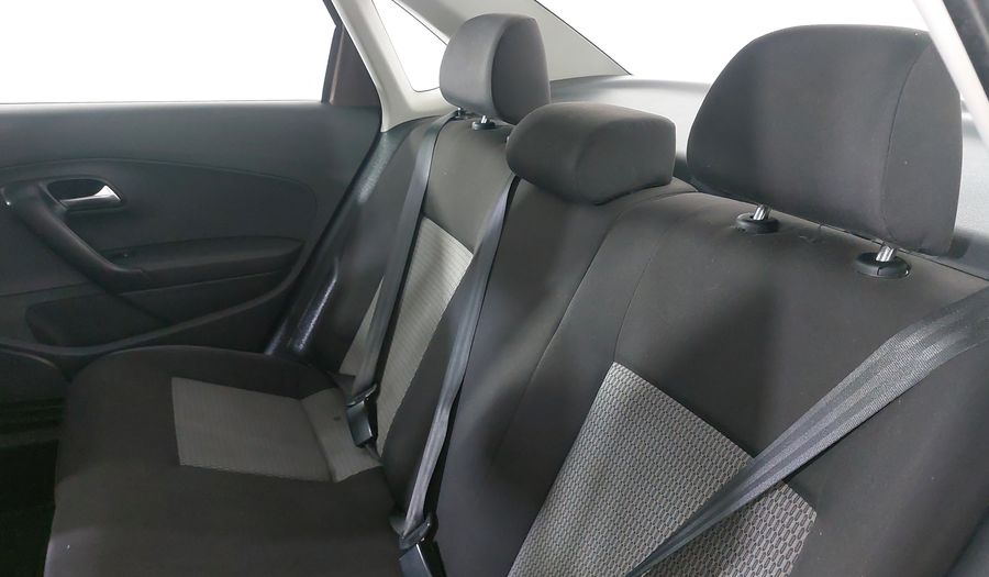 Volkswagen Vento 1.6 ACTIVE TIPTRONIC Sedan 2015