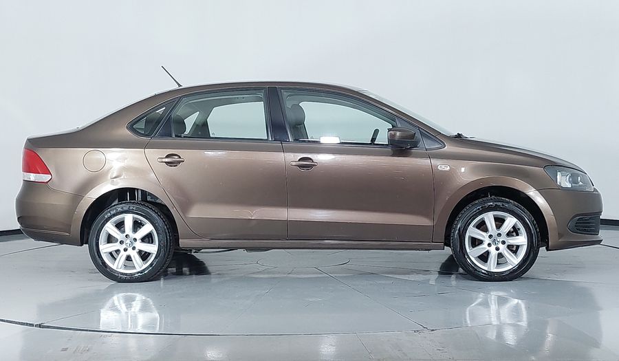 Volkswagen Vento 1.6 ACTIVE TIPTRONIC Sedan 2015