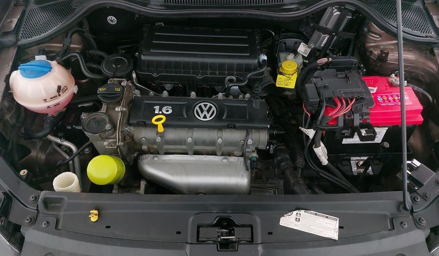 Volkswagen Vento 1.6 ACTIVE TIPTRONIC Sedan 2015