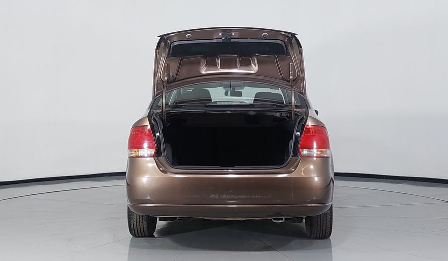 Volkswagen Vento 1.6 ACTIVE TIPTRONIC Sedan 2015