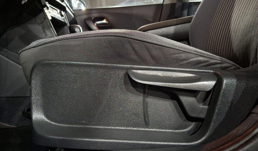 Volkswagen Vento 1.6 HIGHLINE TIPTRONIC Sedan 2015