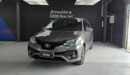 Toyota • Etios