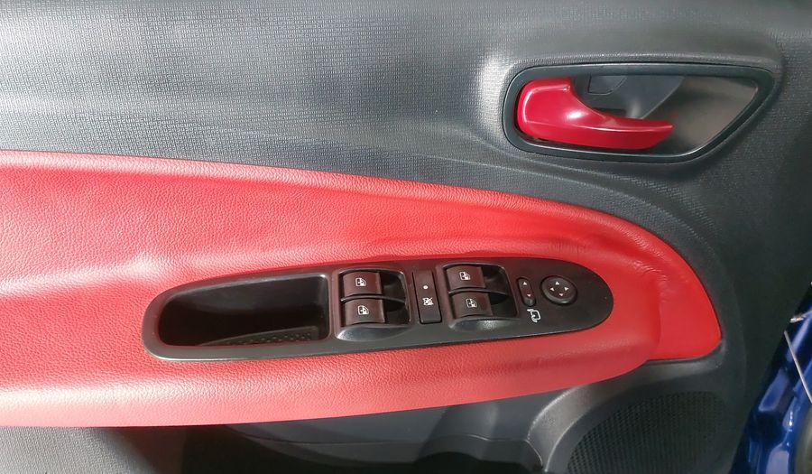 Fiat Uno 1.4 SPORTING Hatchback 2016