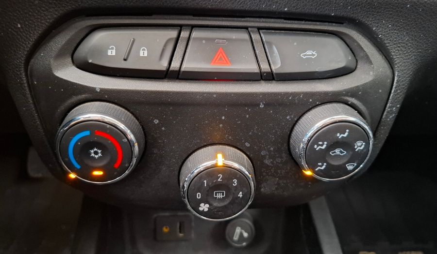 Chevrolet Onix 1.4 LT Hatchback 2016