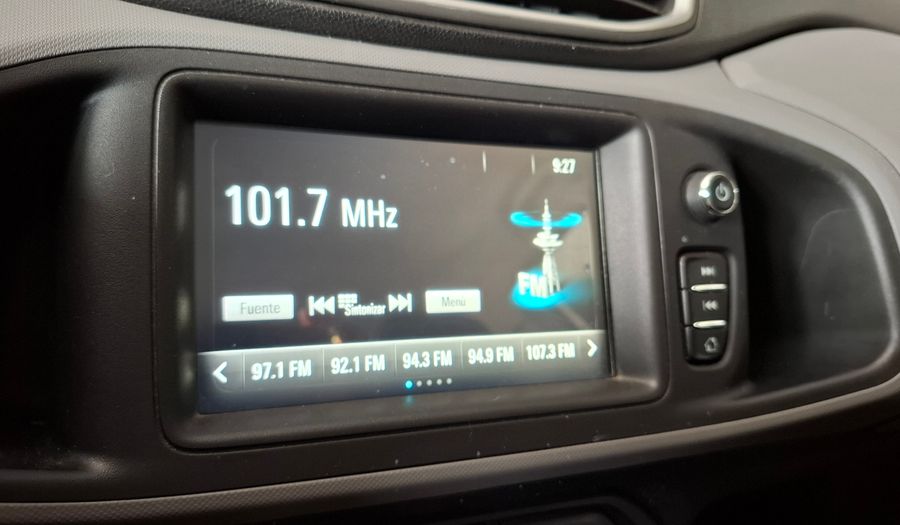 Chevrolet Onix 1.4 LT Hatchback 2016