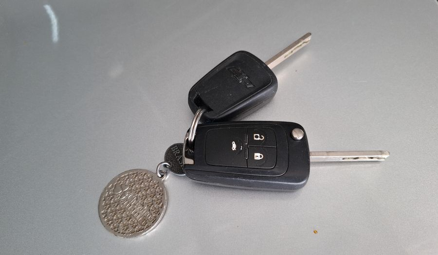 Chevrolet Onix 1.4 LT Hatchback 2016