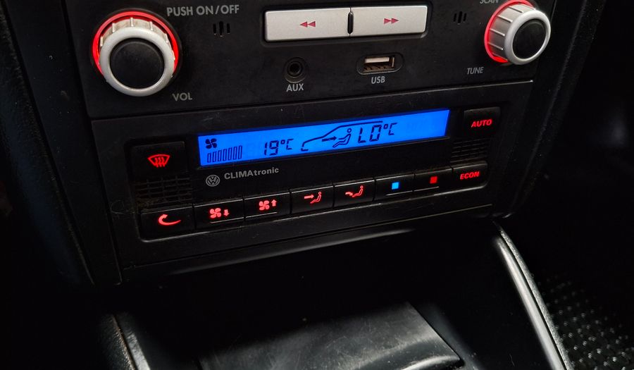 Volkswagen Bora 2.0 TRENDLINE SKY Sedan 2012