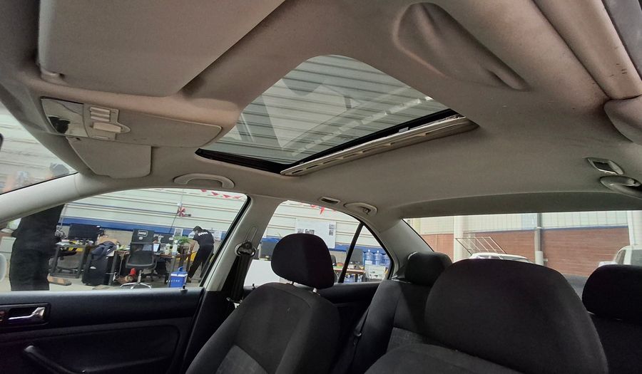 Volkswagen Bora 2.0 TRENDLINE SKY Sedan 2012