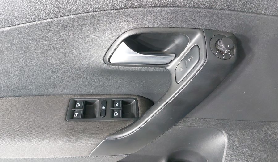 Volkswagen Polo 1.6 STARTLINE AUTO Hatchback 2020