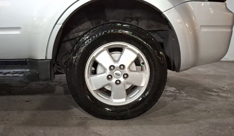 Ford Escape 2.5 XLT PIEL I4 AT Suv 2011