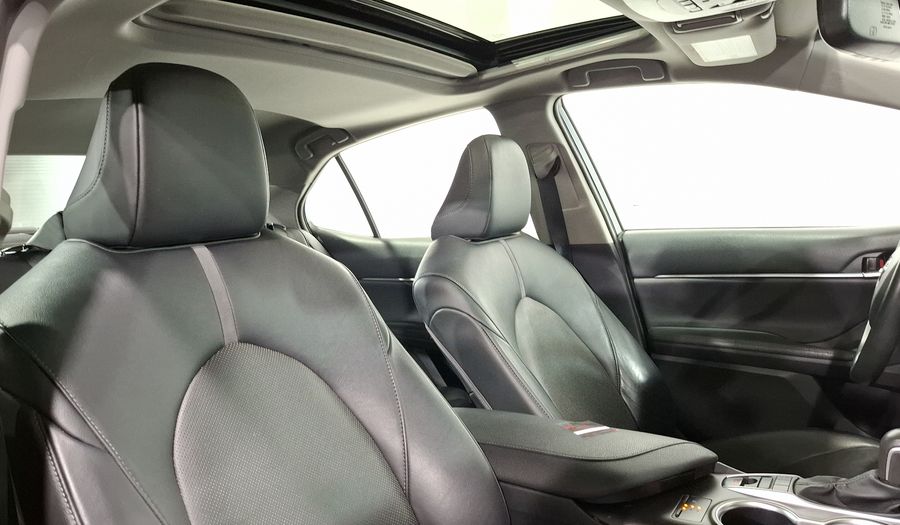 Toyota Camry 2.5 XLE AUTO Sedan 2021