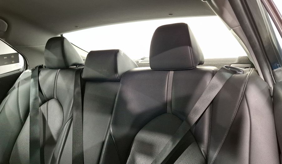 Toyota Camry 2.5 XLE AUTO Sedan 2021