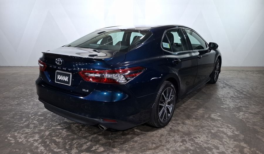 Toyota Camry 2.5 XLE AUTO Sedan 2021