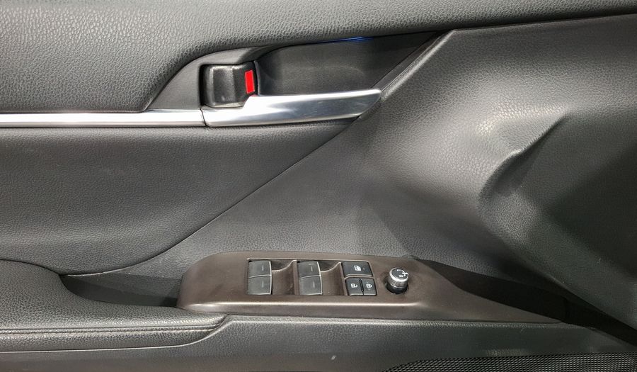 Toyota Camry 2.5 XLE AUTO Sedan 2021