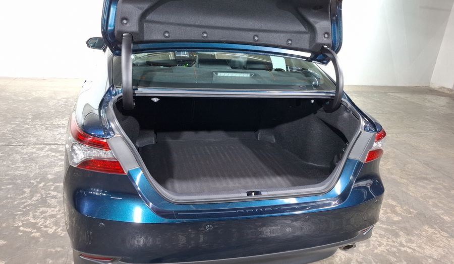 Toyota Camry 2.5 XLE AUTO Sedan 2021