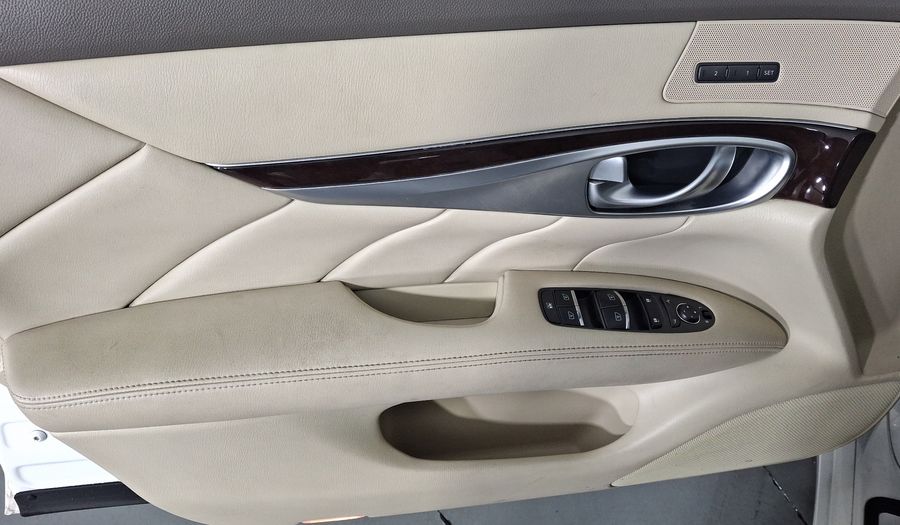 Infiniti M 3.7 PREMIUM AT Sedan 2012