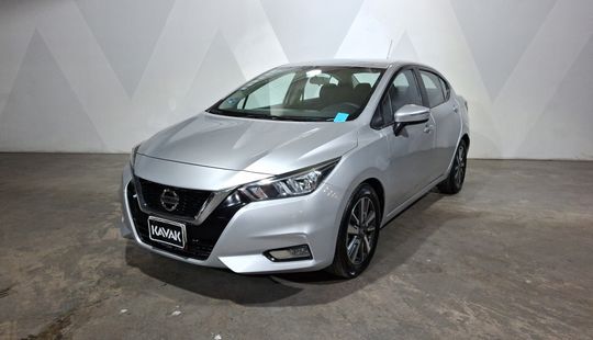 Nissan • Versa