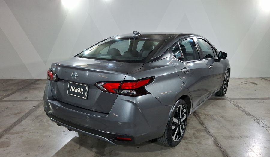 Nissan Versa 1.6 PLATINUM CVT Sedan 2022