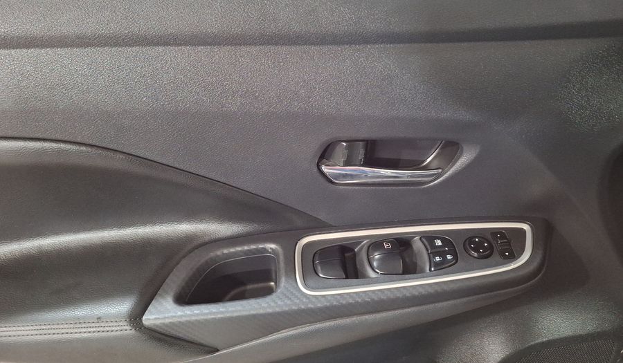 Nissan Versa 1.6 PLATINUM CVT Sedan 2022