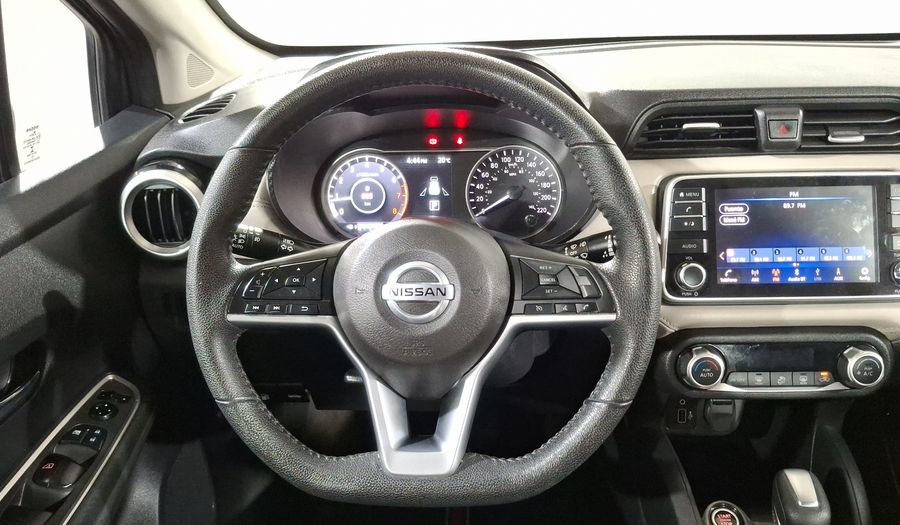 Nissan Versa 1.6 PLATINUM CVT Sedan 2022