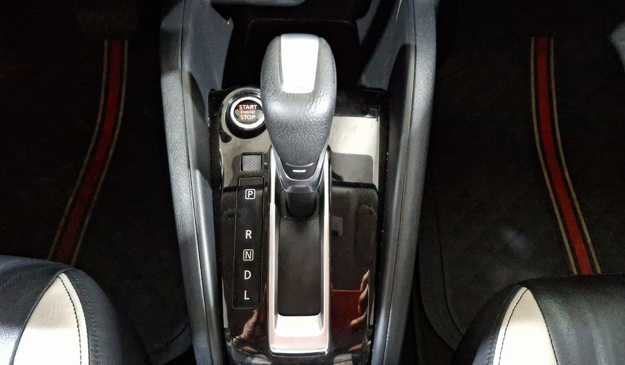 Nissan Versa 1.6 PLATINUM CVT Sedan 2022