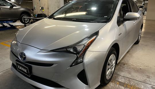 Toyota • Prius