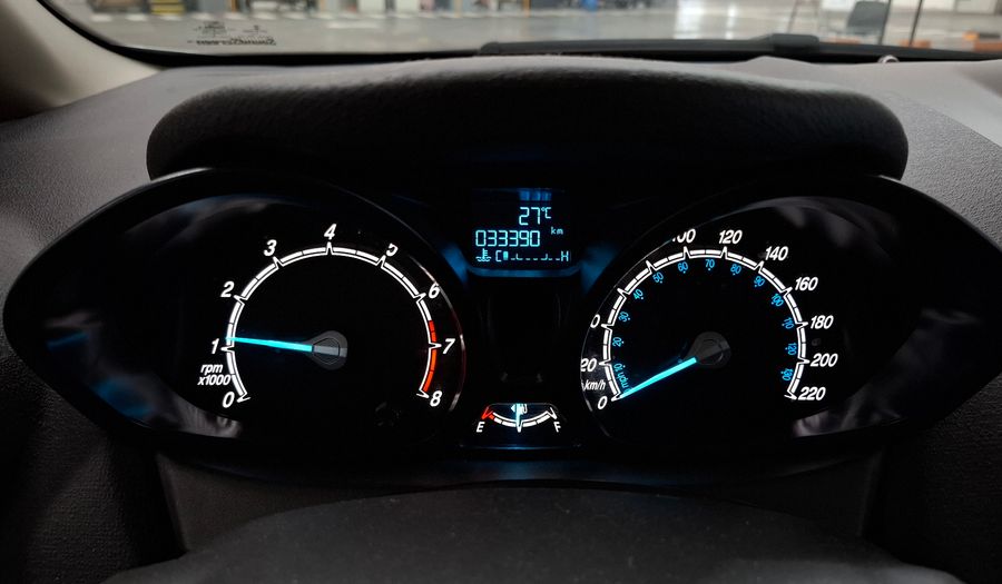 Ford Fiesta Kinetic Design 1.6 S PLUS Sedan 2014