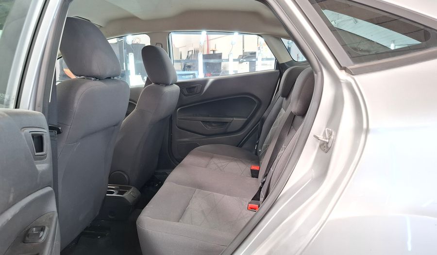 Ford Fiesta Kinetic Design 1.6 S PLUS Sedan 2014