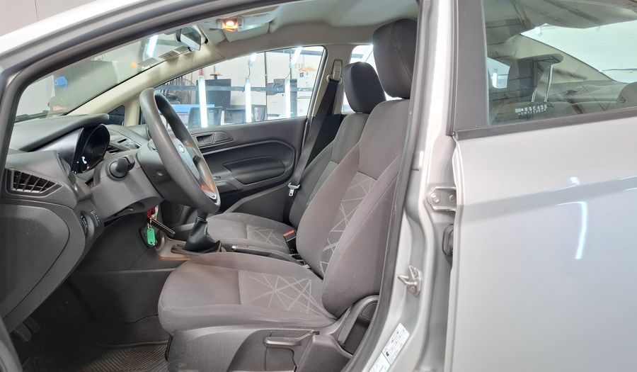 Ford Fiesta Kinetic Design 1.6 S PLUS Sedan 2014