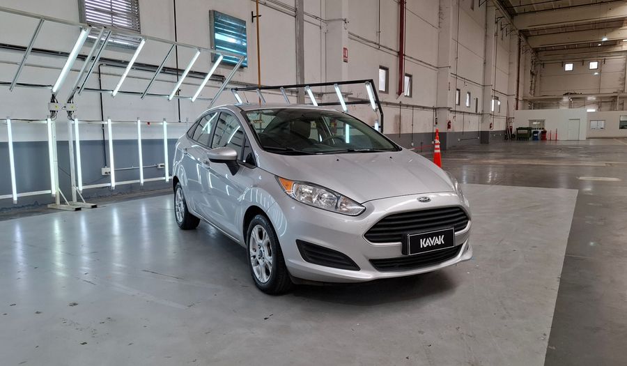 Ford Fiesta Kinetic Design 1.6 S PLUS Sedan 2014