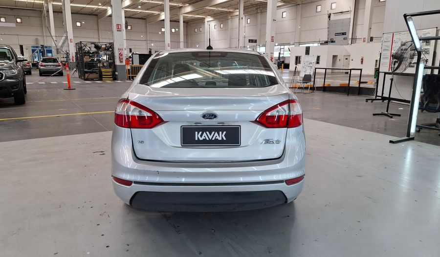 Ford Fiesta Kinetic Design 1.6 S PLUS Sedan 2014