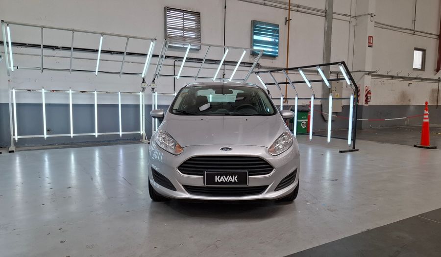 Ford Fiesta Kinetic Design 1.6 S PLUS Sedan 2014