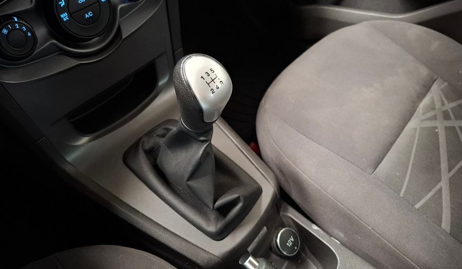 Ford Fiesta Kinetic Design 1.6 S PLUS Sedan 2014