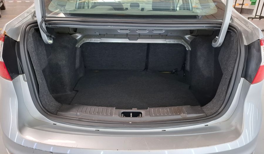 Ford Fiesta Kinetic Design 1.6 S PLUS Sedan 2014