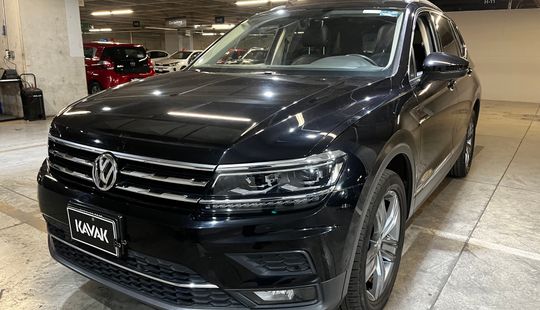 Volkswagen • Tiguan