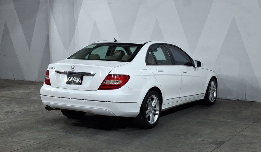 Mercedes Benz Clase C 1.8 200 CGI SPORT AT Sedan 2013