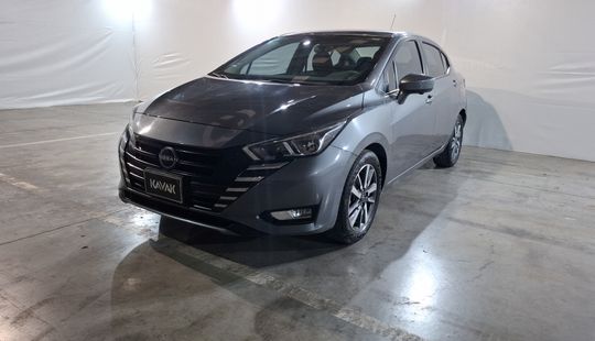 Nissan • Versa
