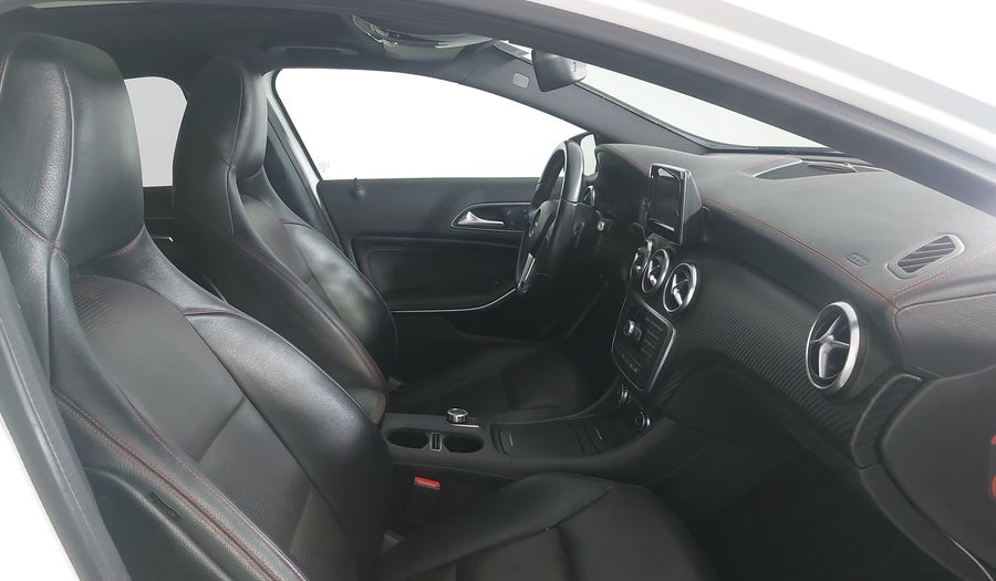 Mercedes Benz Clase A 2.0 250 CGI SPORT 7G-DCT Hatchback 2013