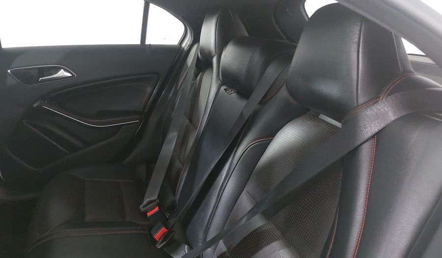 Mercedes Benz Clase A 2.0 250 CGI SPORT 7G-DCT Hatchback 2013