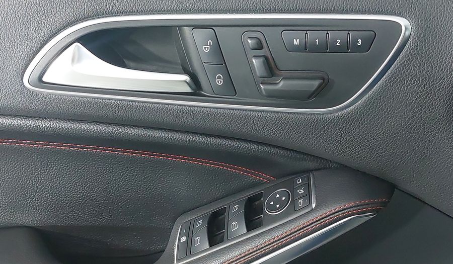 Mercedes Benz Clase A 2.0 250 CGI SPORT 7G-DCT Hatchback 2013