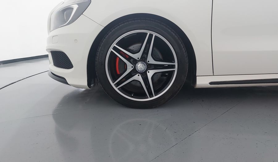 Mercedes Benz Clase A 2.0 250 CGI SPORT 7G-DCT Hatchback 2013