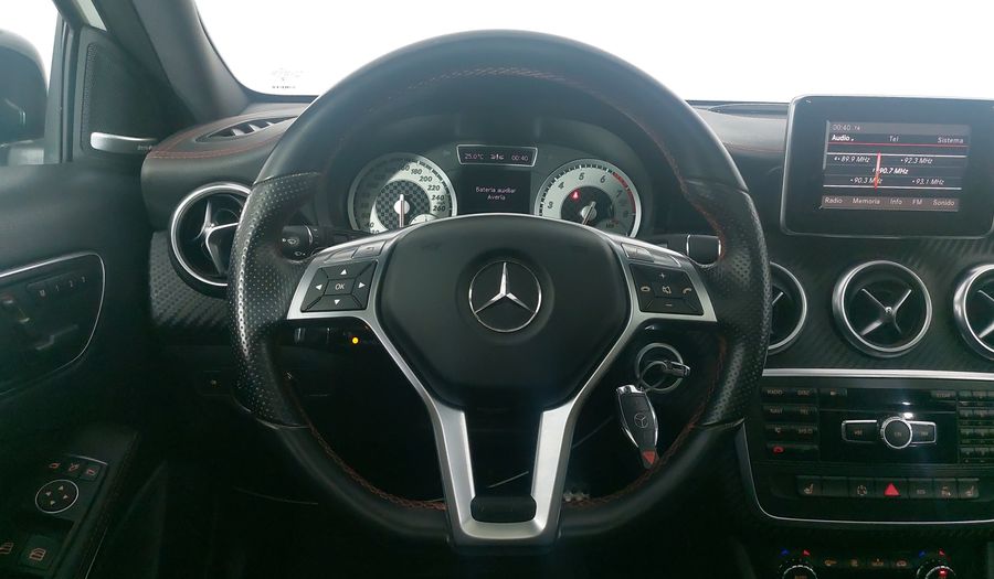 Mercedes Benz Clase A 2.0 250 CGI SPORT 7G-DCT Hatchback 2013