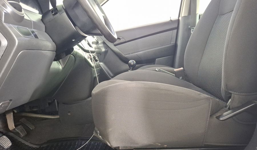 Chevrolet Aveo 1.6 MT B Sedan 2015