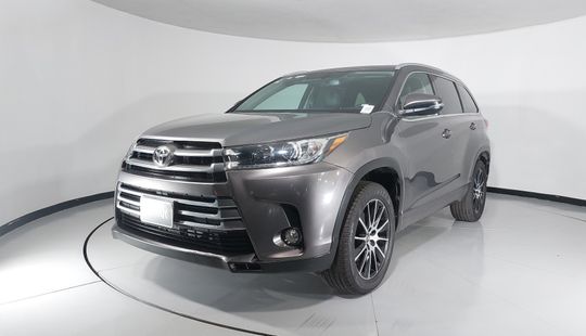 Toyota • Highlander