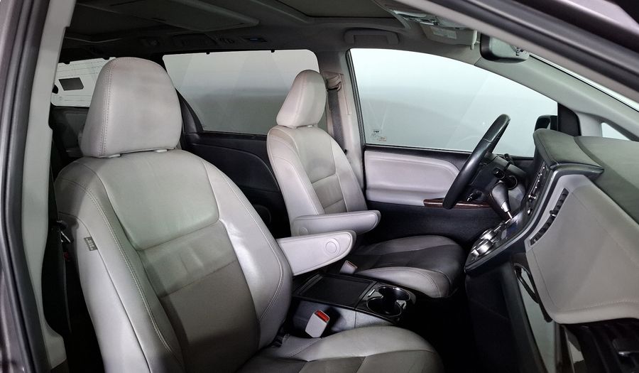 Toyota Sienna 3.5 LIMITED AUTO Minivan 2019
